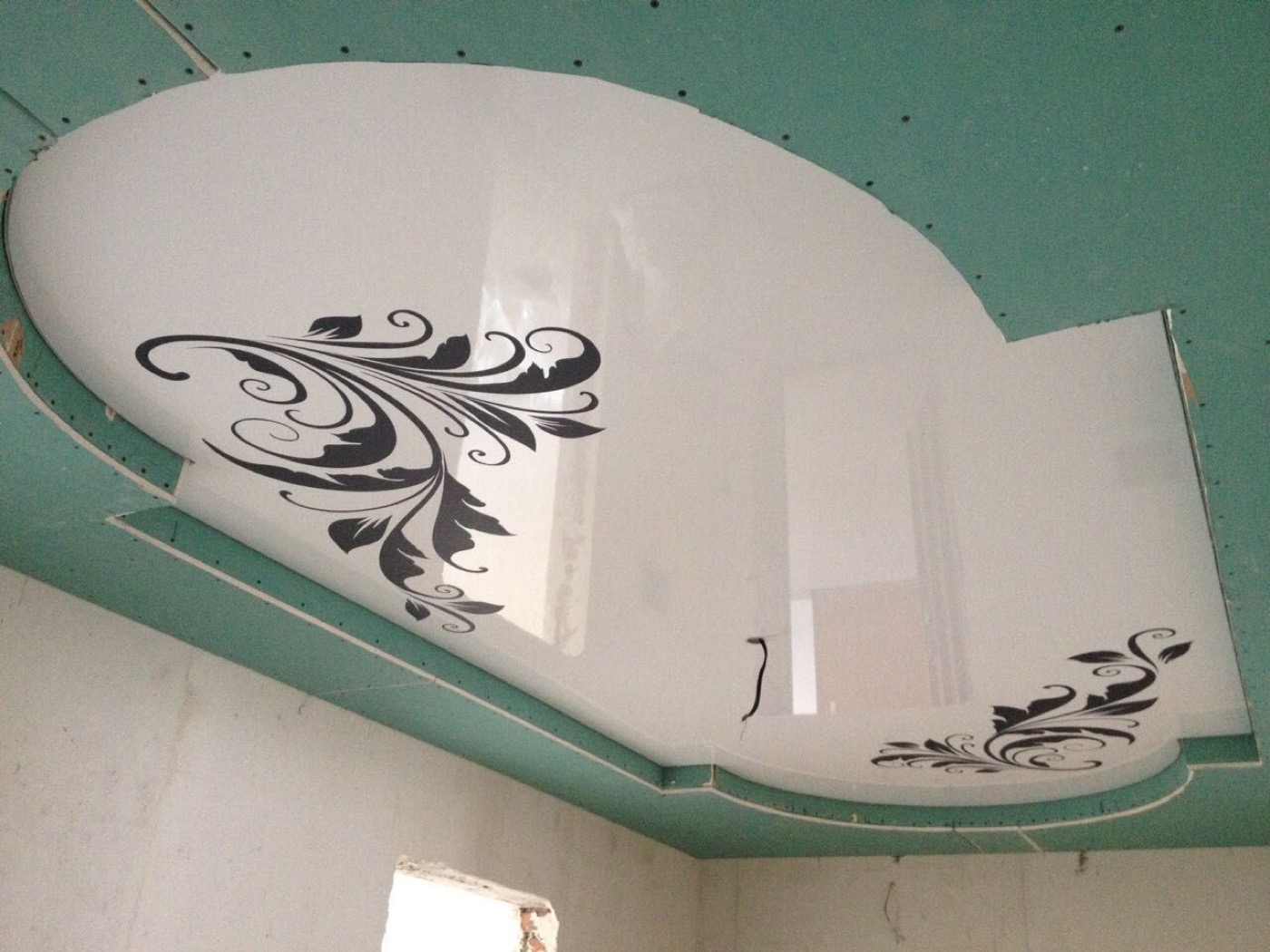 Techo escayolado decorativo lacado